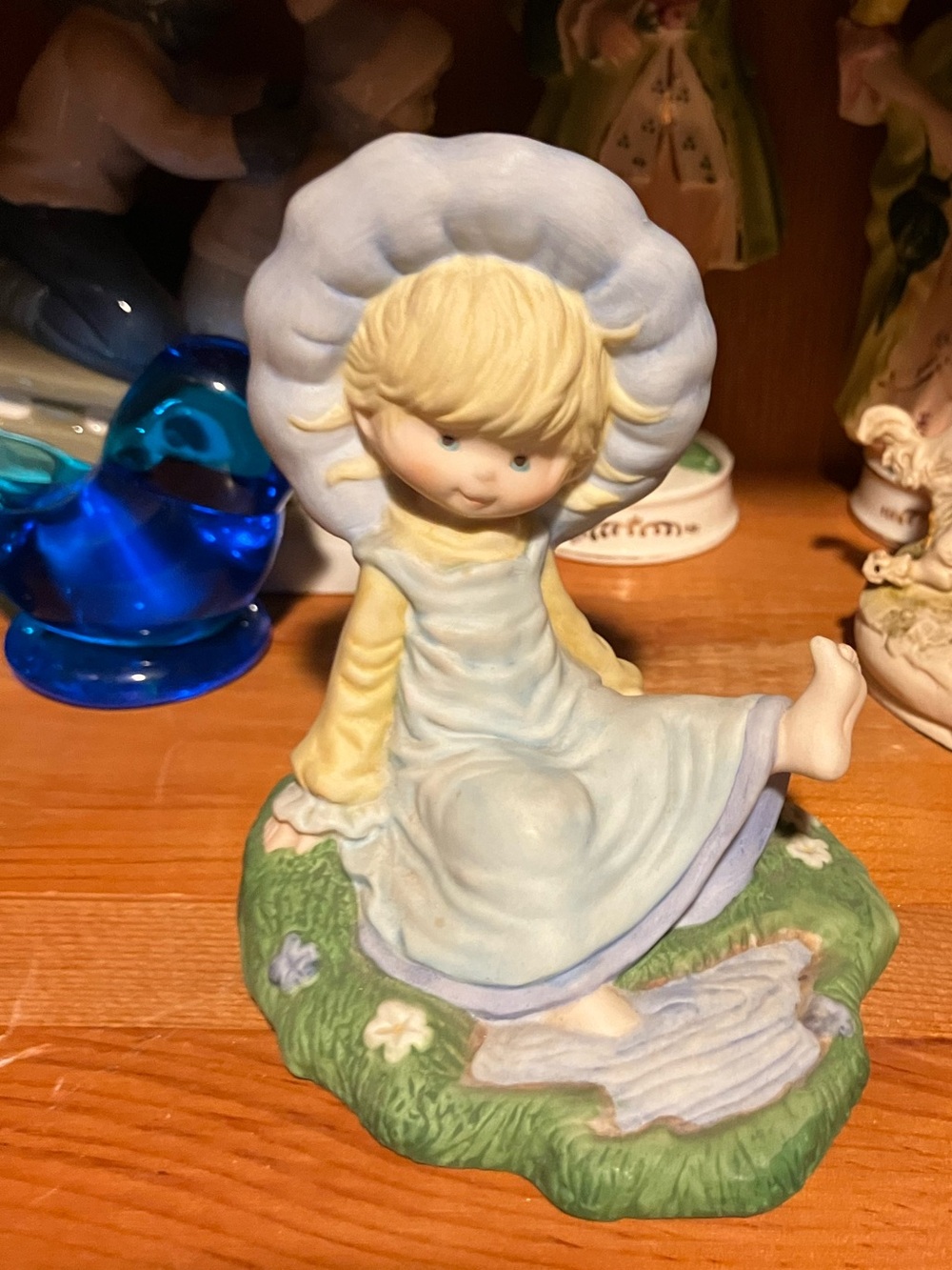 EUC Megan and Friends Heartline Porcelain Barefoot Girl w/Blue Bonnet Rare